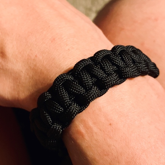 Paracord Bracelet - Picture 3 of 3
